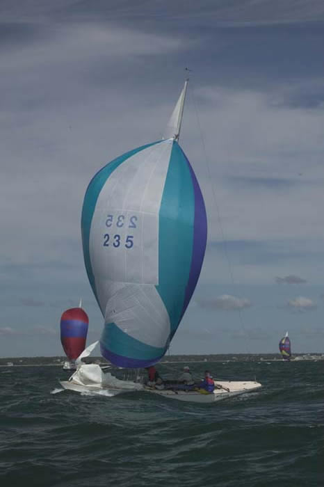 5D2W8300 - sail 235